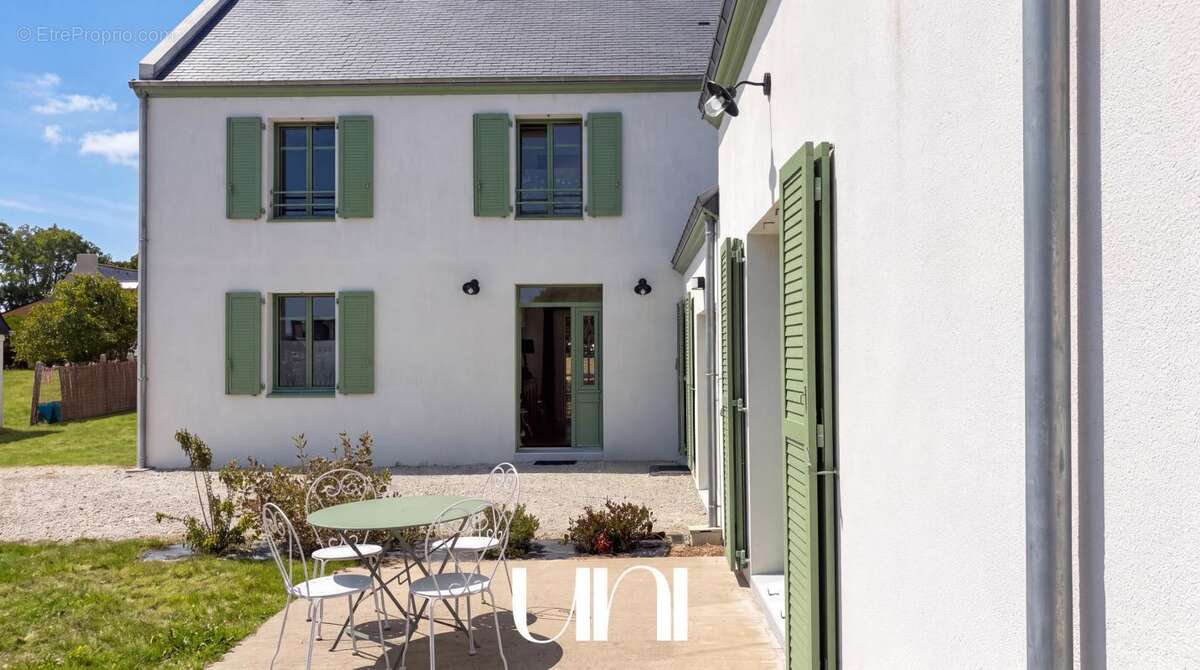 Maison 9 pièces de 224 m2 en cœur de Bourg - Groix - photo 4