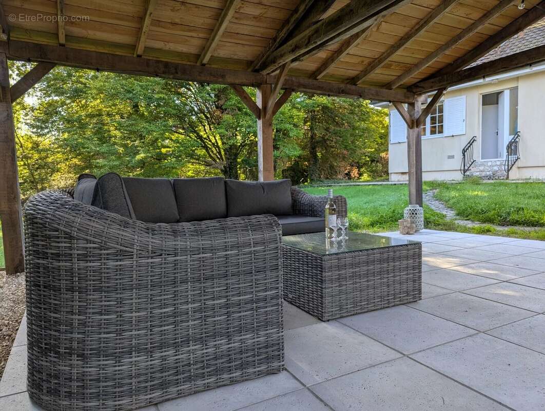 Maison à AZAT-LE-RIS