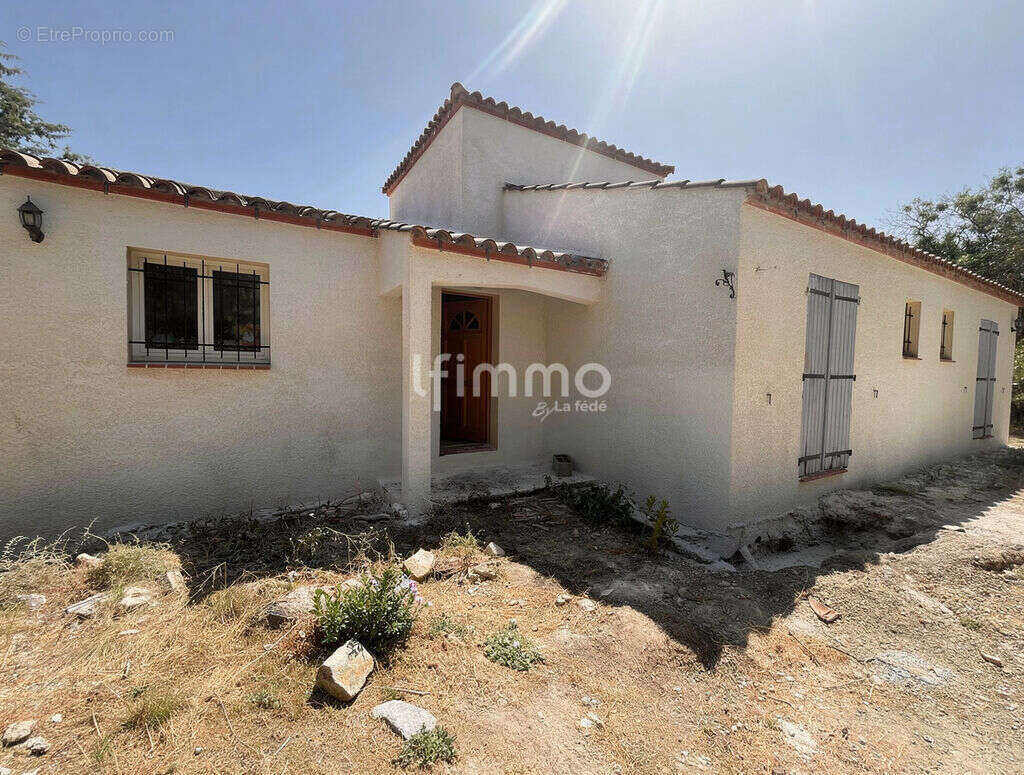 maison a renover au sein d'un petit village de l'arrière pays au - photo 2
