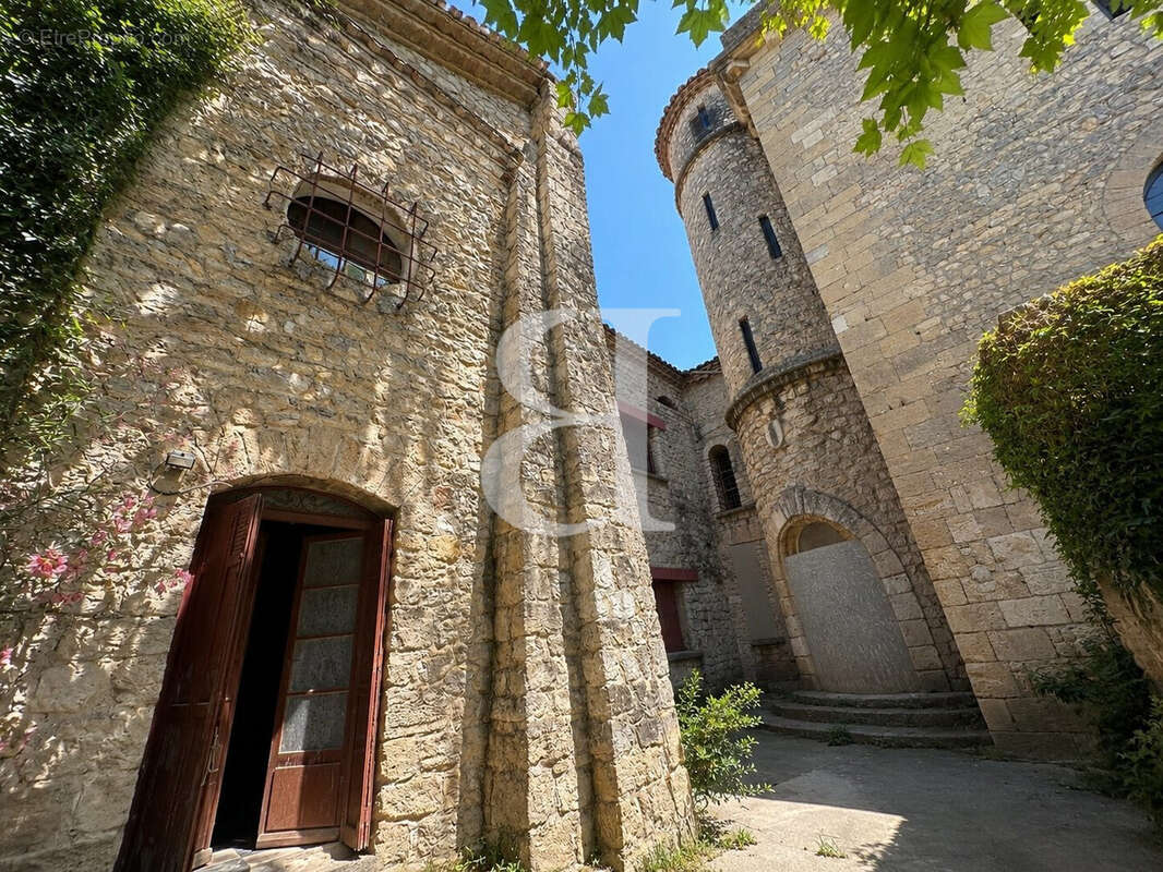 Maison 972 m² à L'isle-Sur-La-Sorgue  - photo 5
