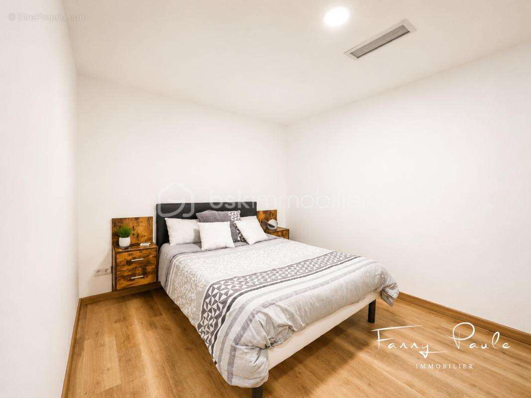 Maison de caractère 260 m² habitables – 2 suites parentales – Bureau pouvant faire office de chambre – 2 espaces nuit – Jardin – - photo 13