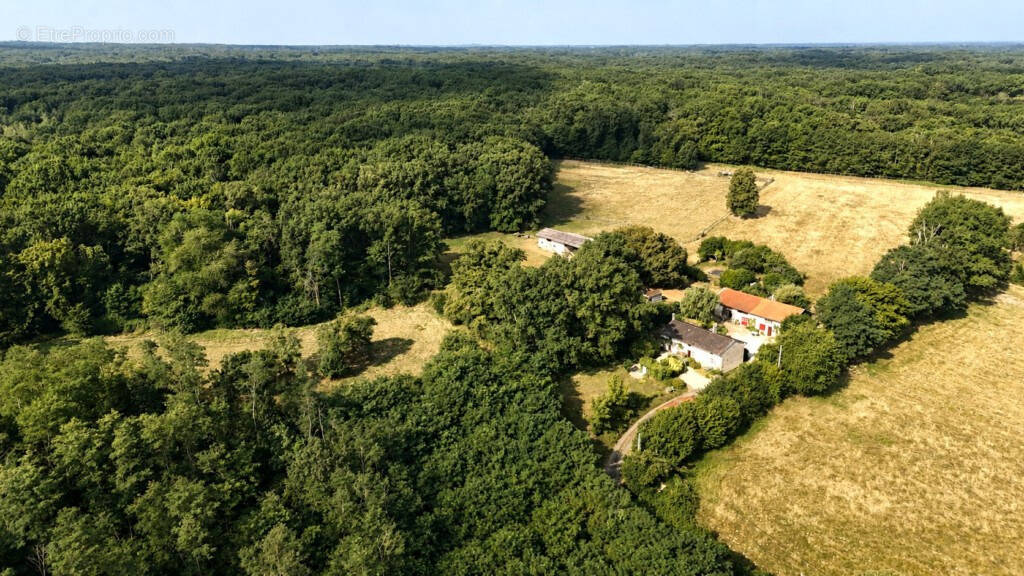 Maison à LA TRANCLIERE