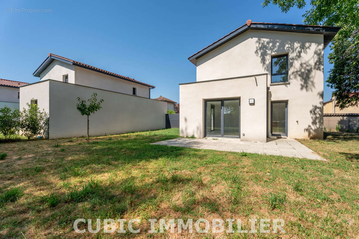 Maison à AMBERIEUX