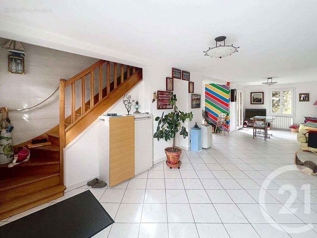 Maison à LE THILLAY