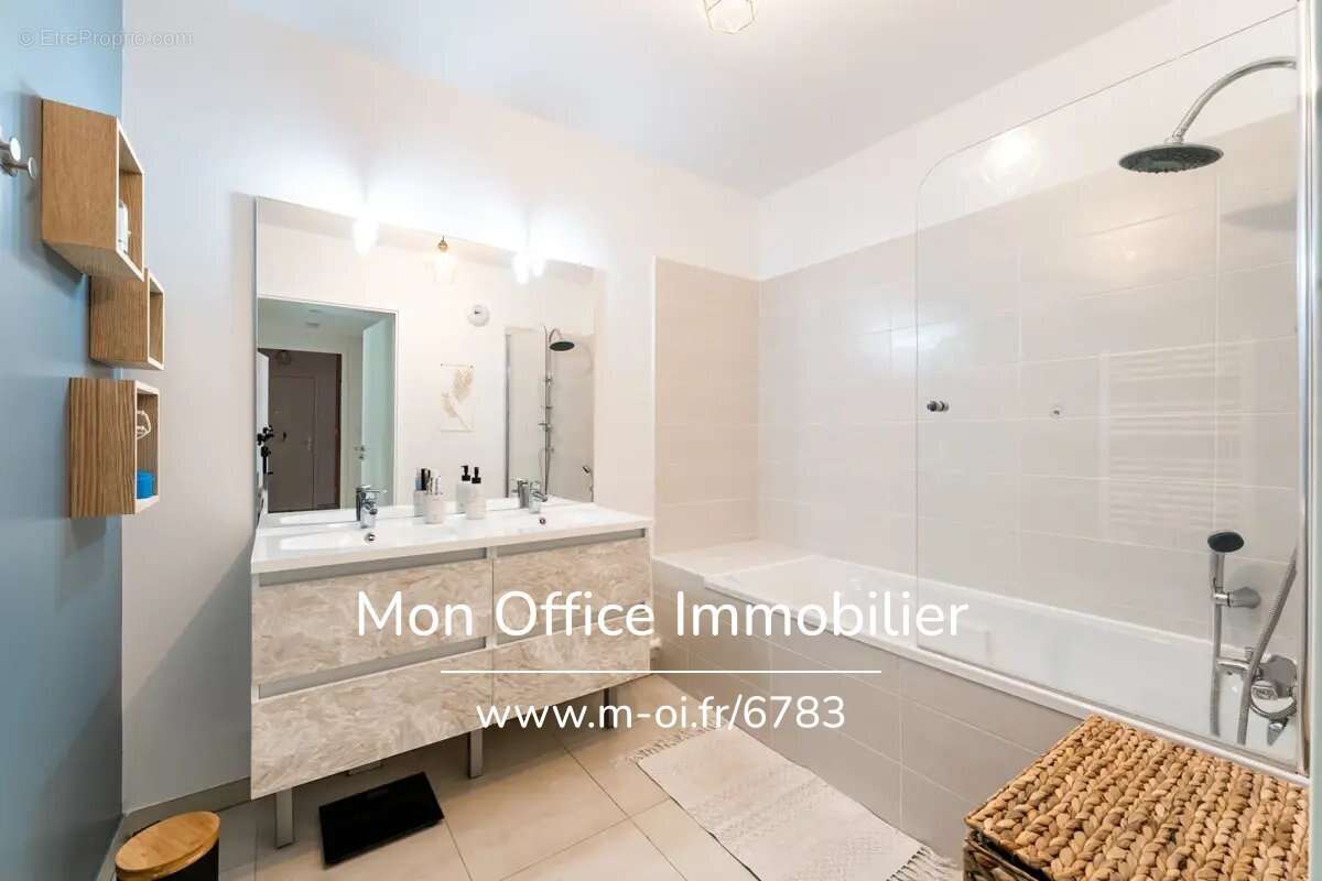 Appartement à EGUILLES