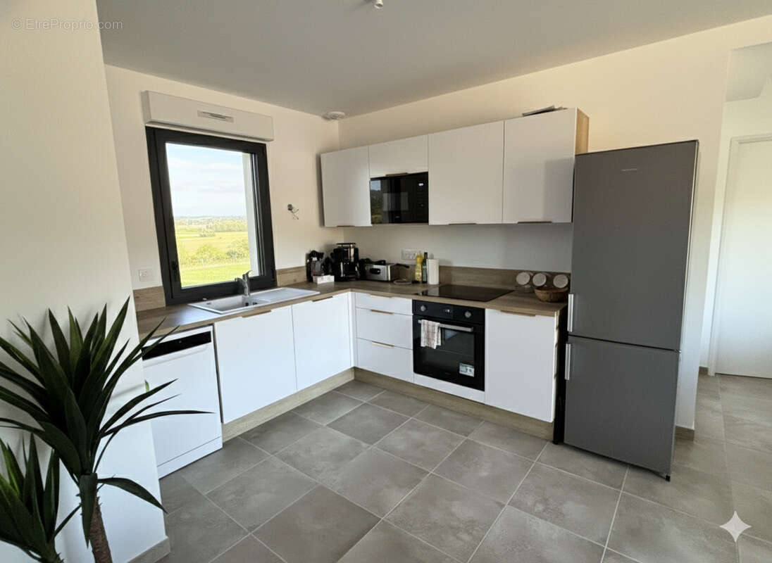 Maison à SAINT-CLEMENT-DE-RIVIERE