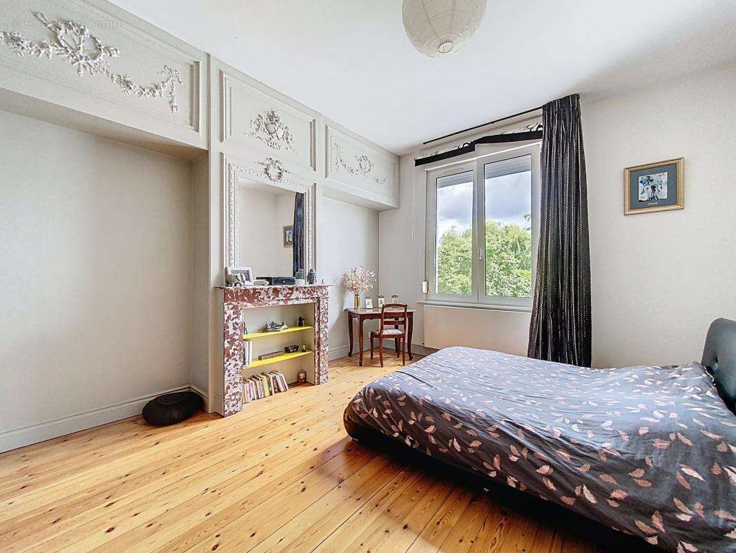 Maison à LA CHAPELLE-D'ARMENTIERES