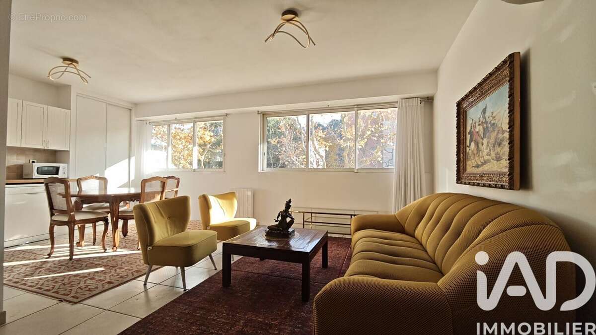 Photo 2 - Appartement à CARNOUX-EN-PROVENCE