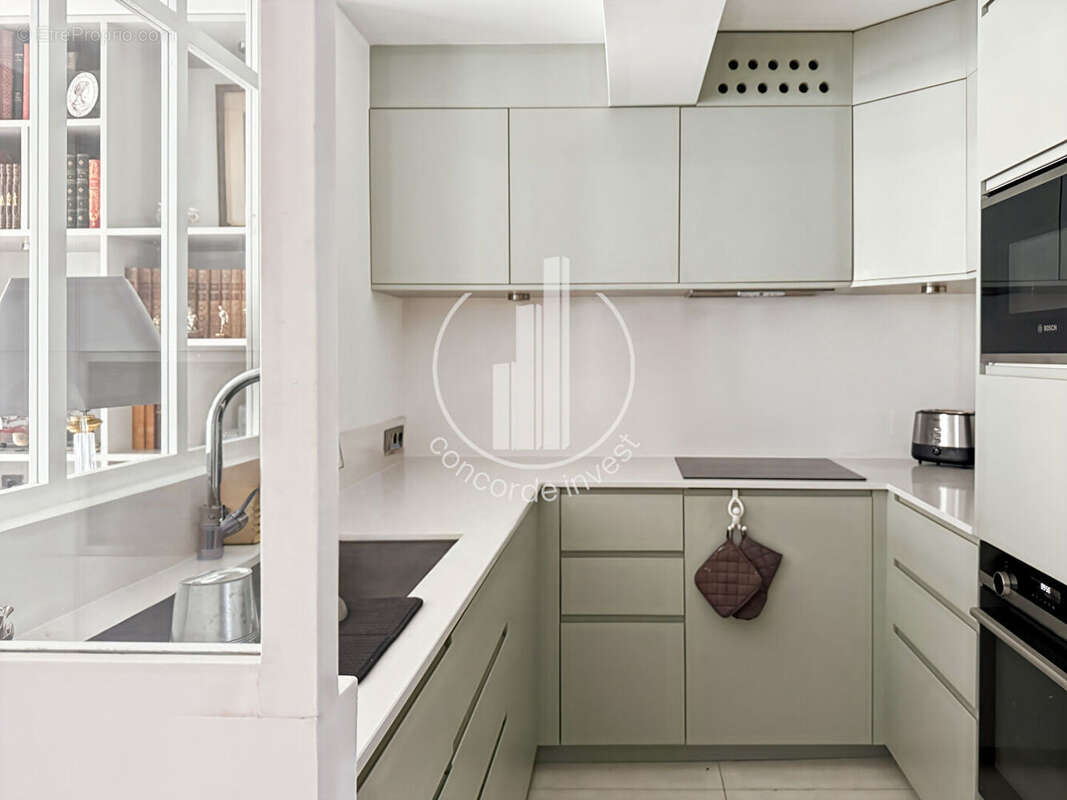 Appartement à NEUILLY-SUR-SEINE