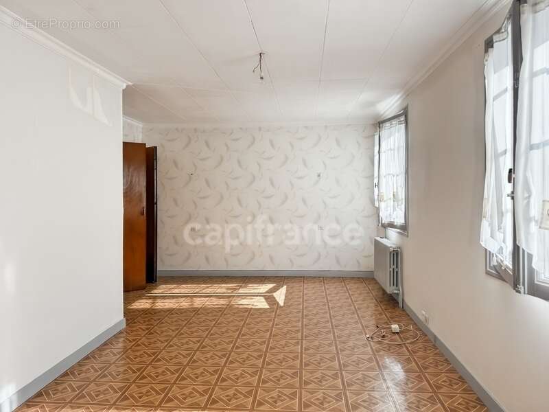 Maison à LE RELECQ-KERHUON