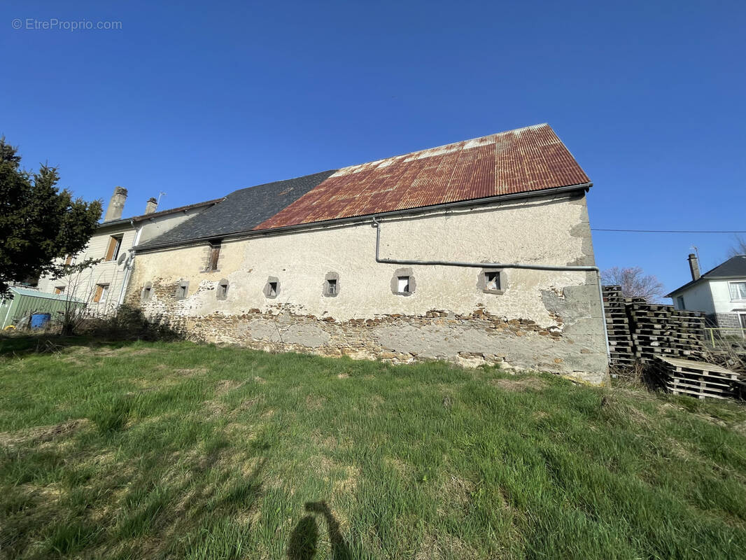 Maison à TAUVES