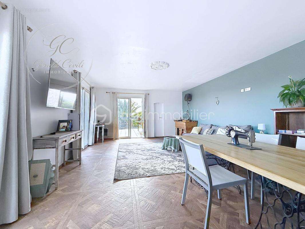 Appartement à VALLAURIS