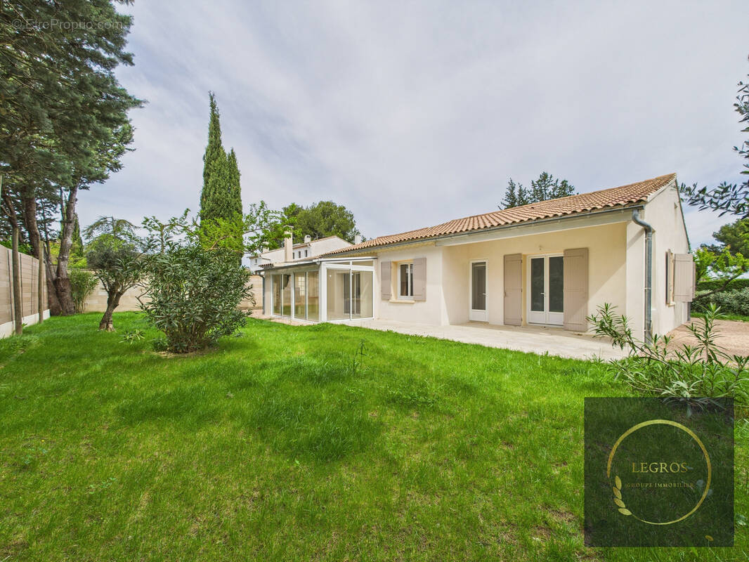 Maison à EYRAGUES
