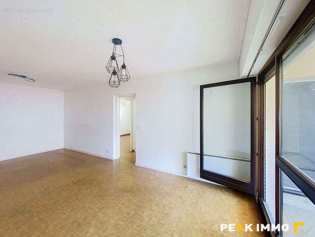 Sallanches t4 balcon 81.21 m2 - photo 3