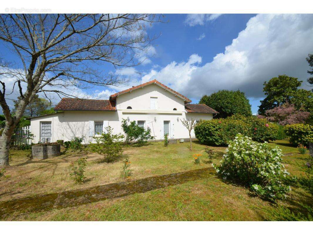 Maison à MONTPON-MENESTEROL