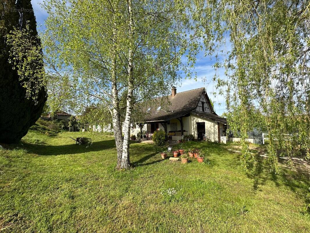 Maison à L'ABERGEMENT-SAINTE-COLOMBE