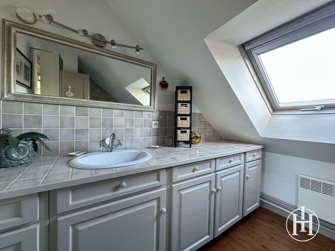 Maison à LIGNEROLLES