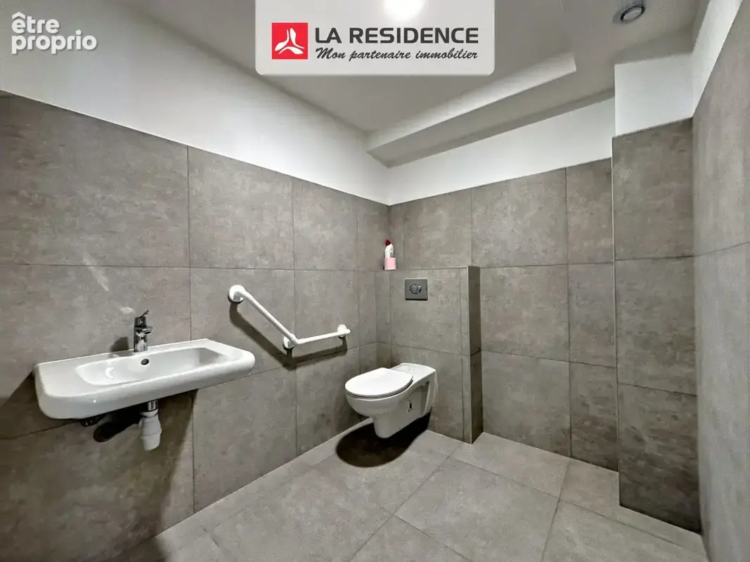 Commerce 80 m² à Frejus  - photo 6