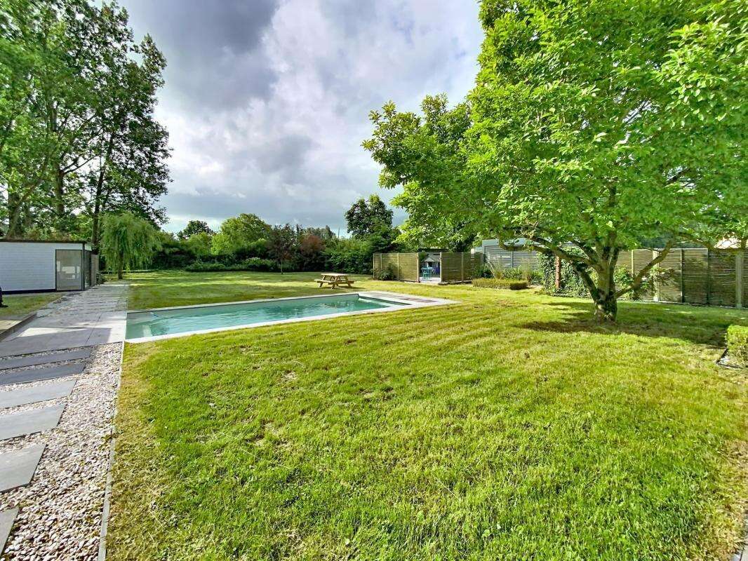 Splendide longere de 208 m² de surface habitable erigee sur 1980 m² - photo 3