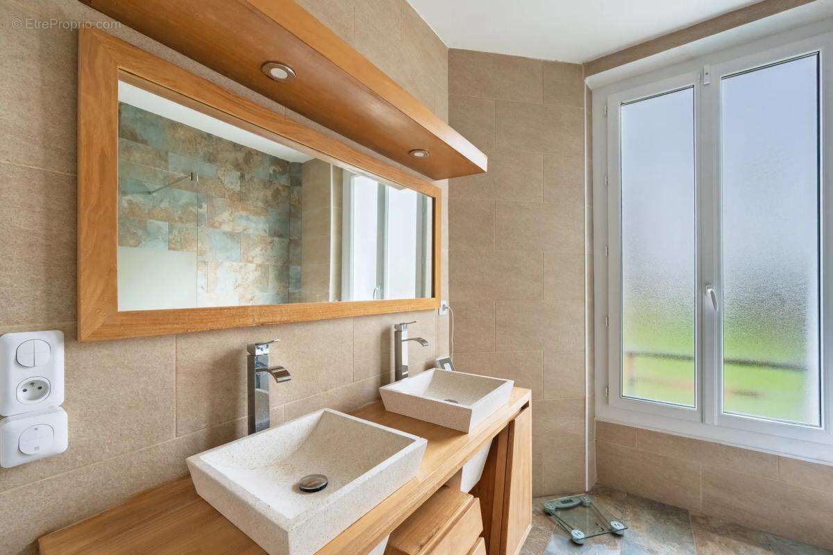 Maison à LIMEIL-BREVANNES