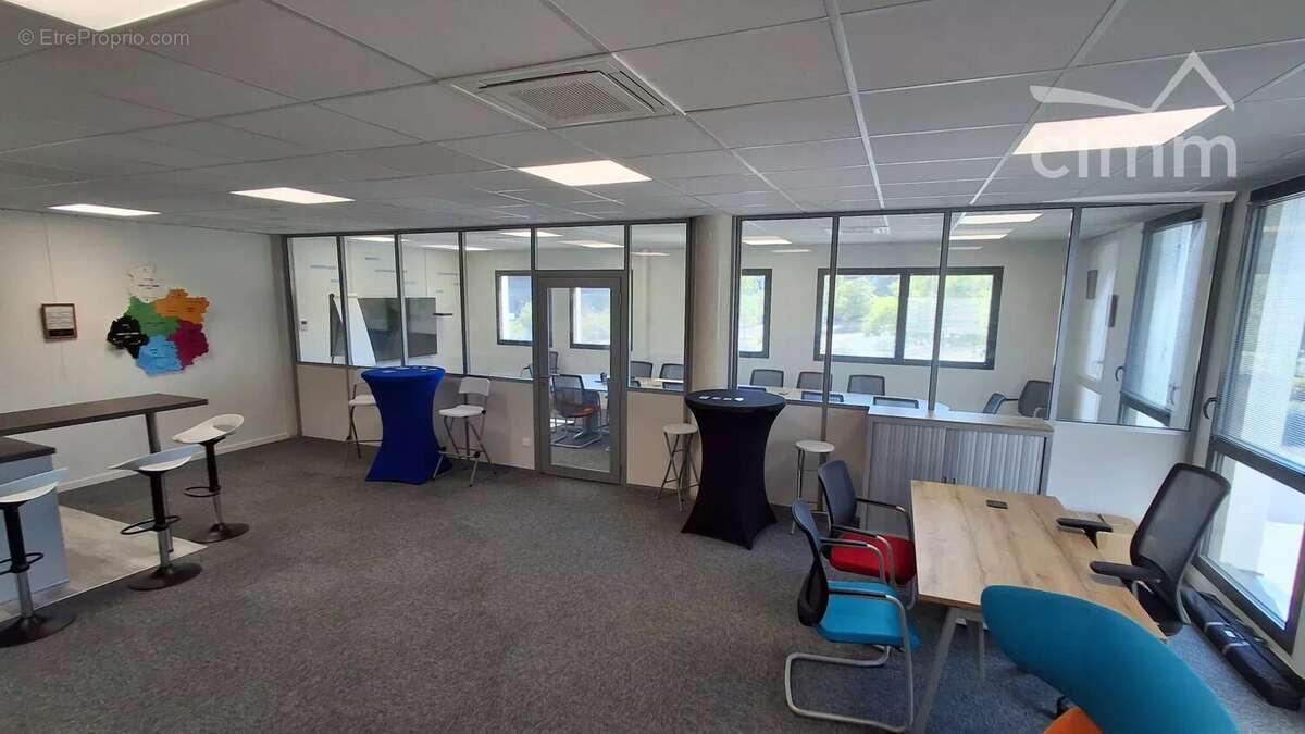 A VENDRE à Blois, Bureaux 85m² - photo 4