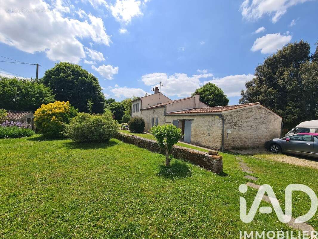Photo 2 - Maison à SAINT-PORCHAIRE