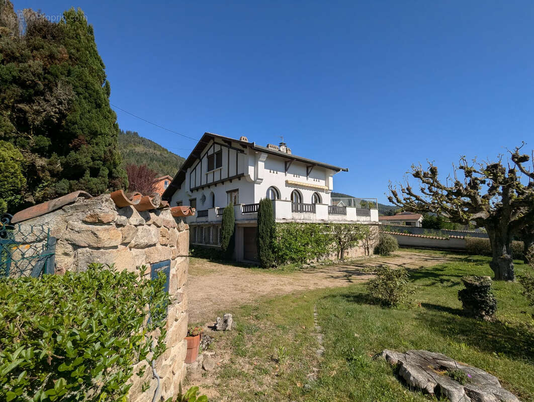 Maison à BAS-EN-BASSET