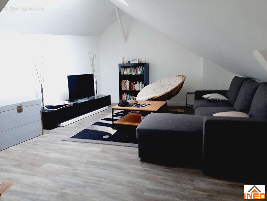 Maison à MONTREUIL-LE-GAST