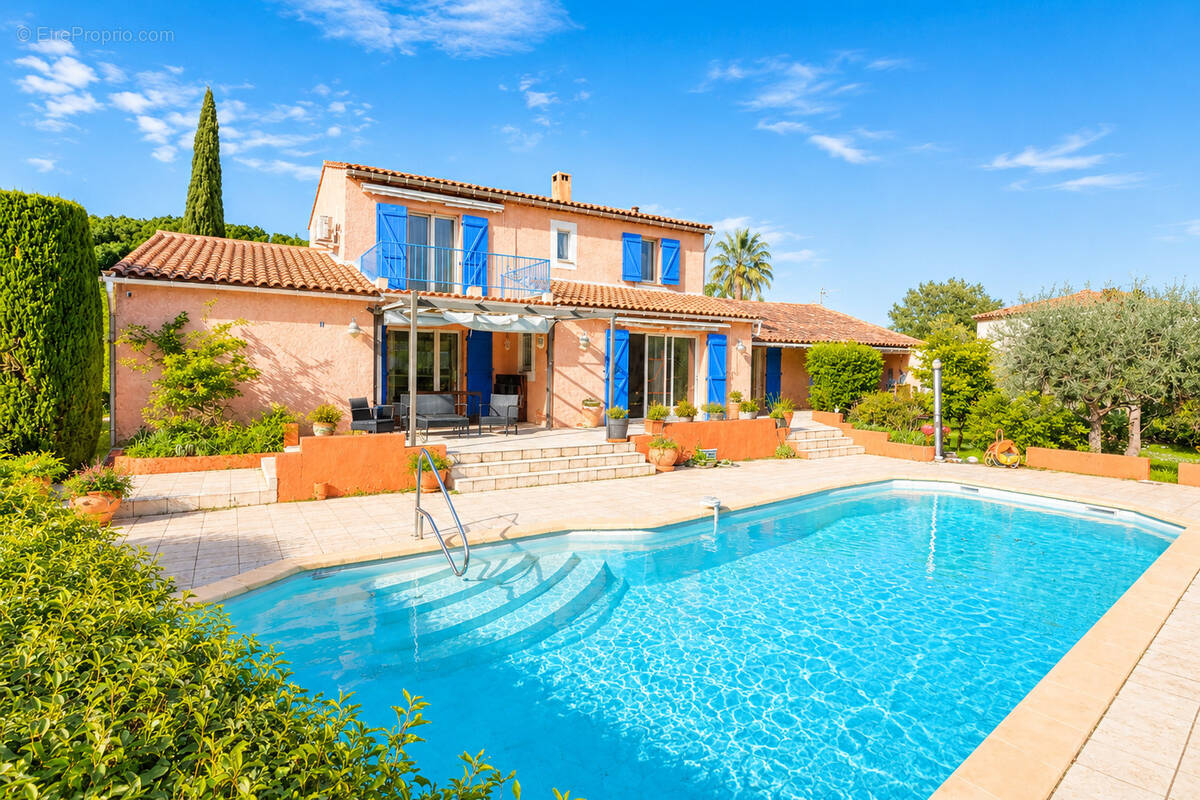 Maison à CARNOULES