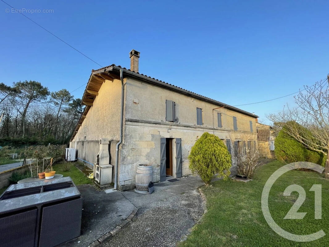Maison à LAGORCE