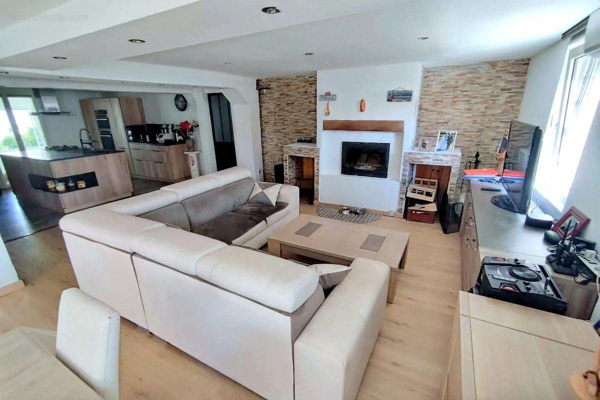Maison 8 pièces 210m2 - photo 4