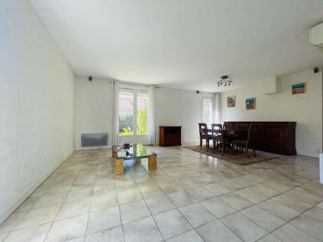 Maison à ROMANS-SUR-ISERE