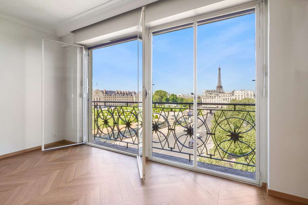 Appartement à PARIS-7E