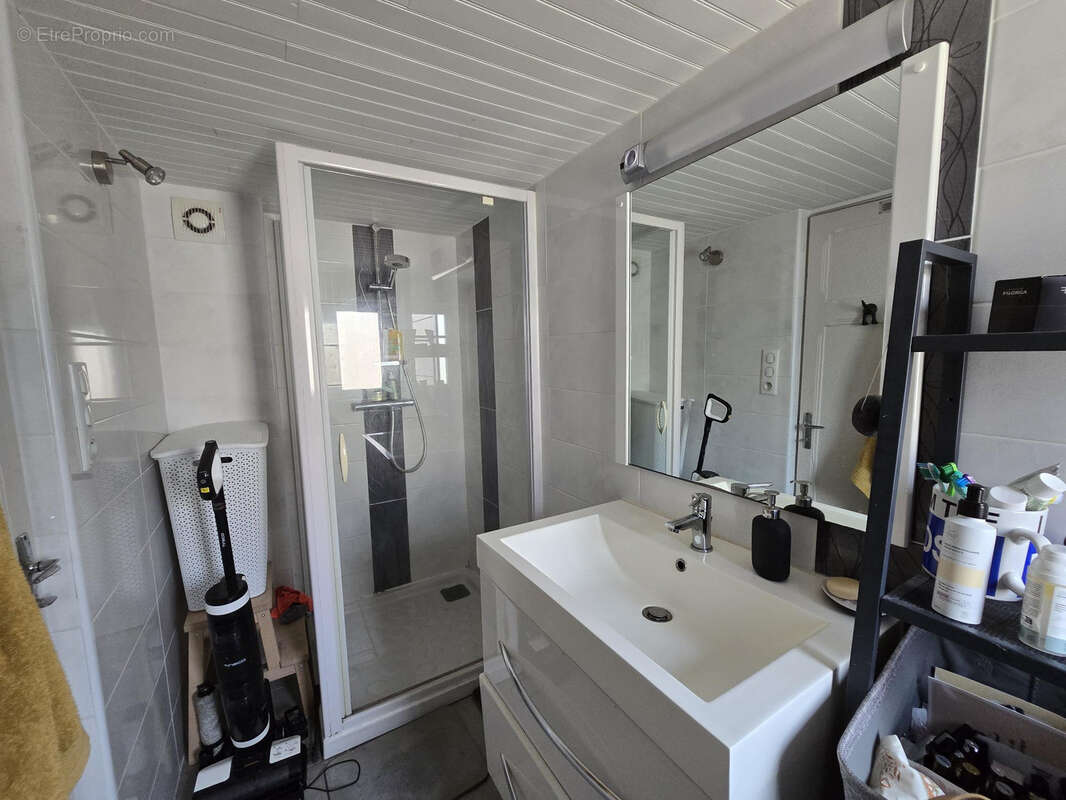 Maison à PUY-GUILLAUME