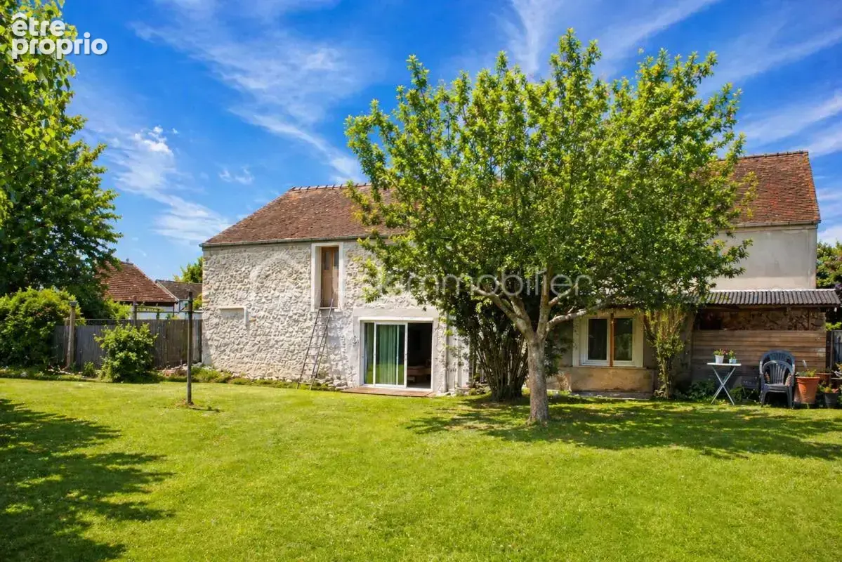Maison ancienne avec jardin, garage et dépendance – Beaucoup de charme - photo 2