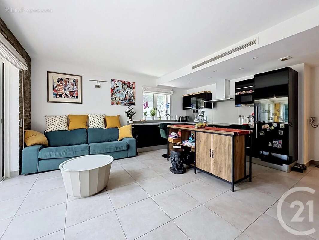 Appartement à MOUGINS