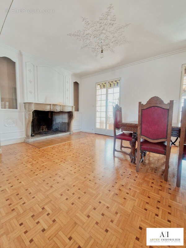 Maison à MONTELIMAR