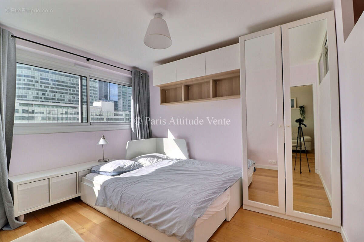 Appartement à COURBEVOIE