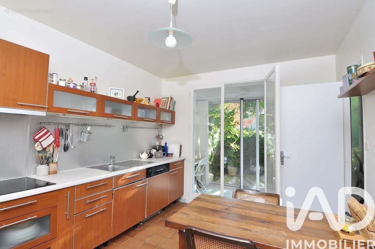 Maison 159 m² à Garons  - photo 8