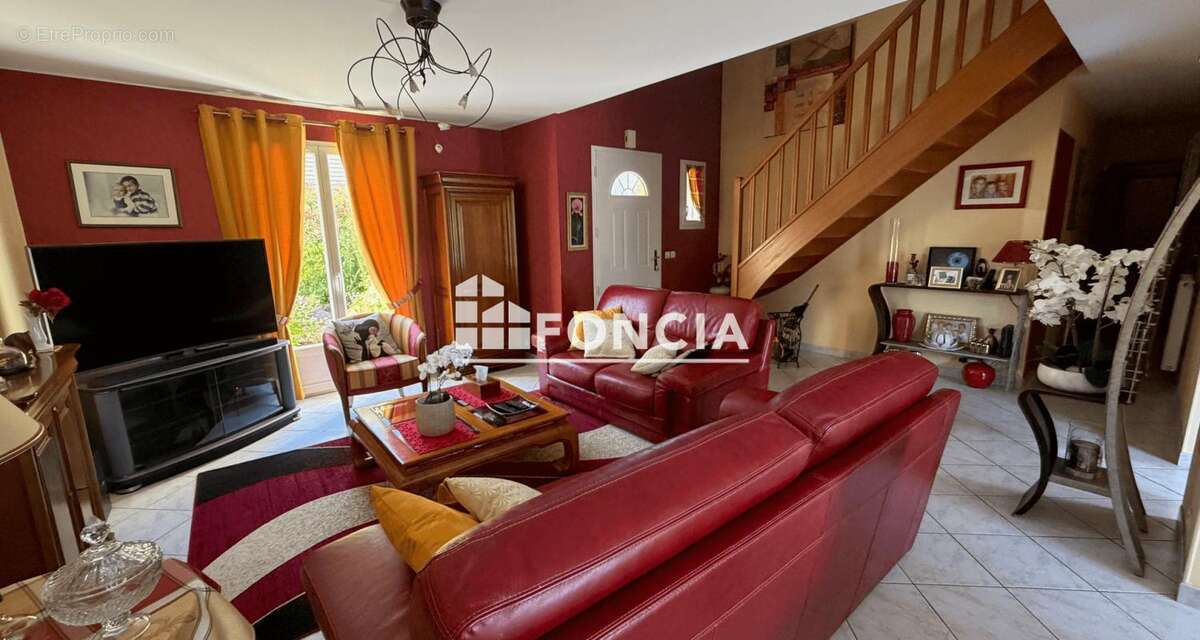 Maison à MONCE-EN-BELIN