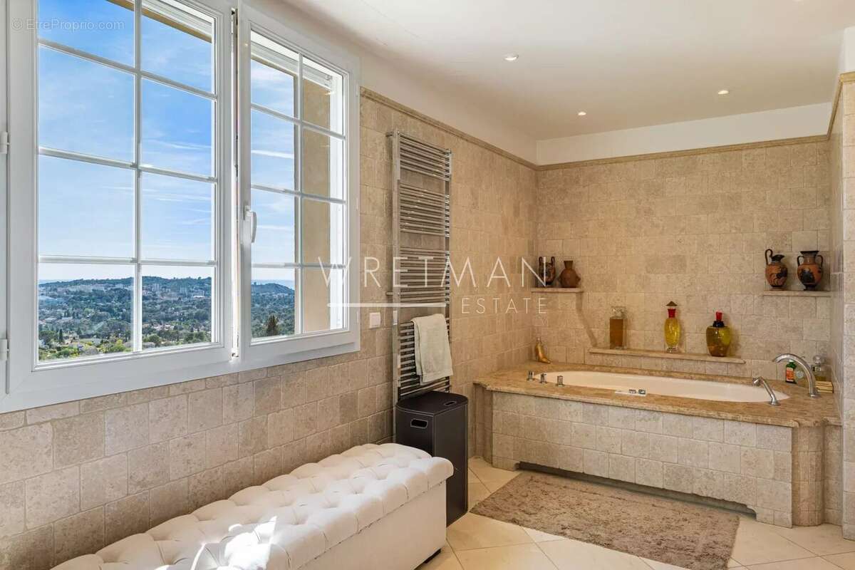 Maison à MOUGINS