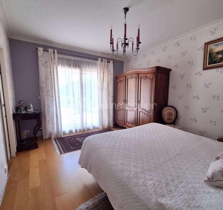 Maison à COMMER