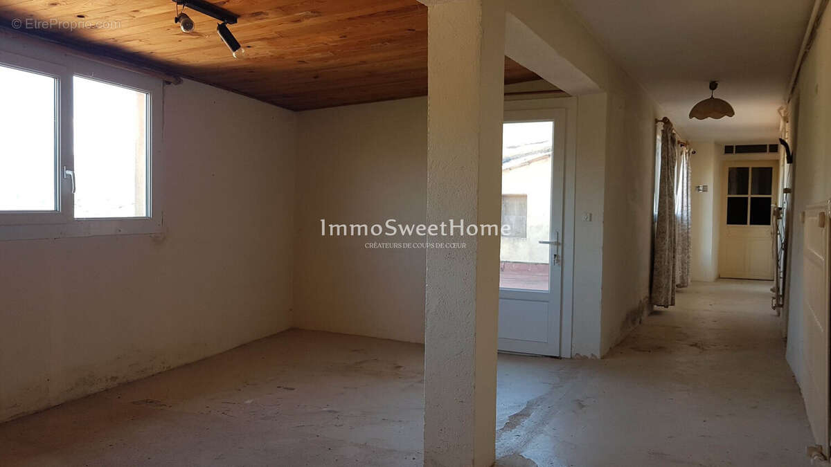 Maison à MIRABEL-AUX-BARONNIES