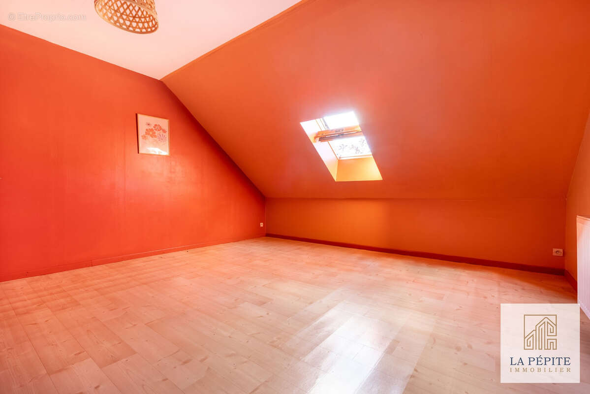 Maison familiale 131 m2 - 4 chambres - Jardin - DPE C - Saint-Amand-les-Eaux - photo 16
