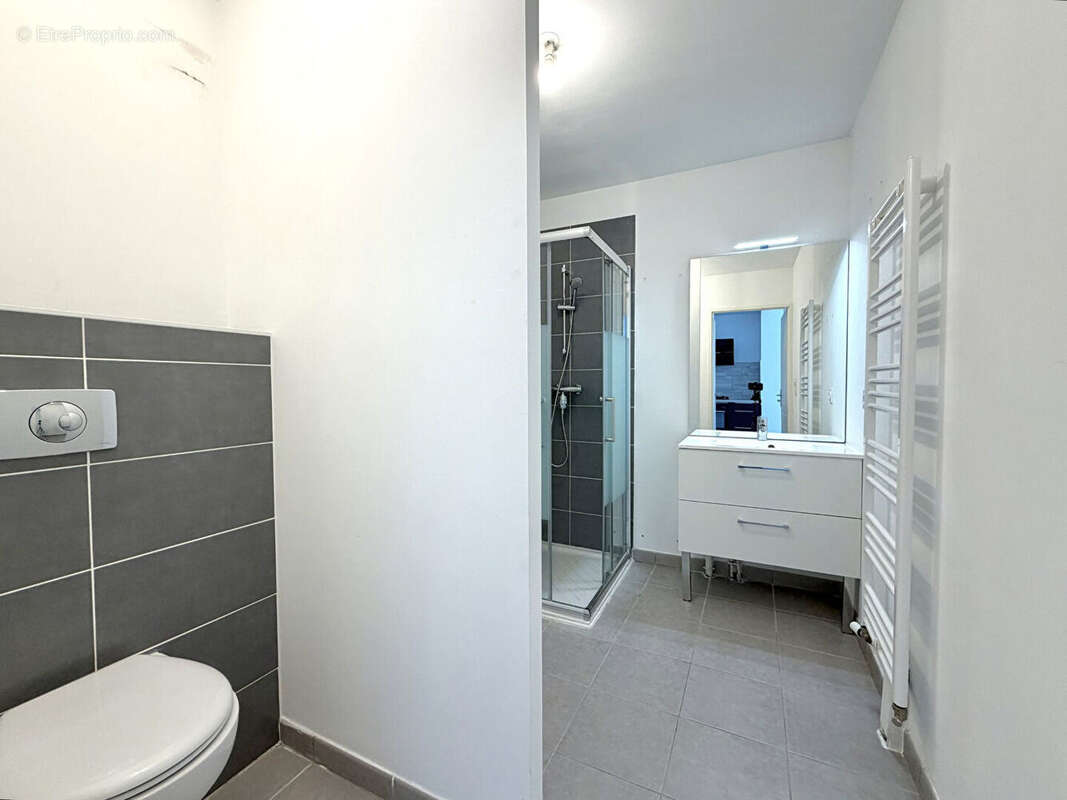 À vendre - Superbe T2 de 43 m² - Quartier La Terrasse, Saint-Étienne - photo 5