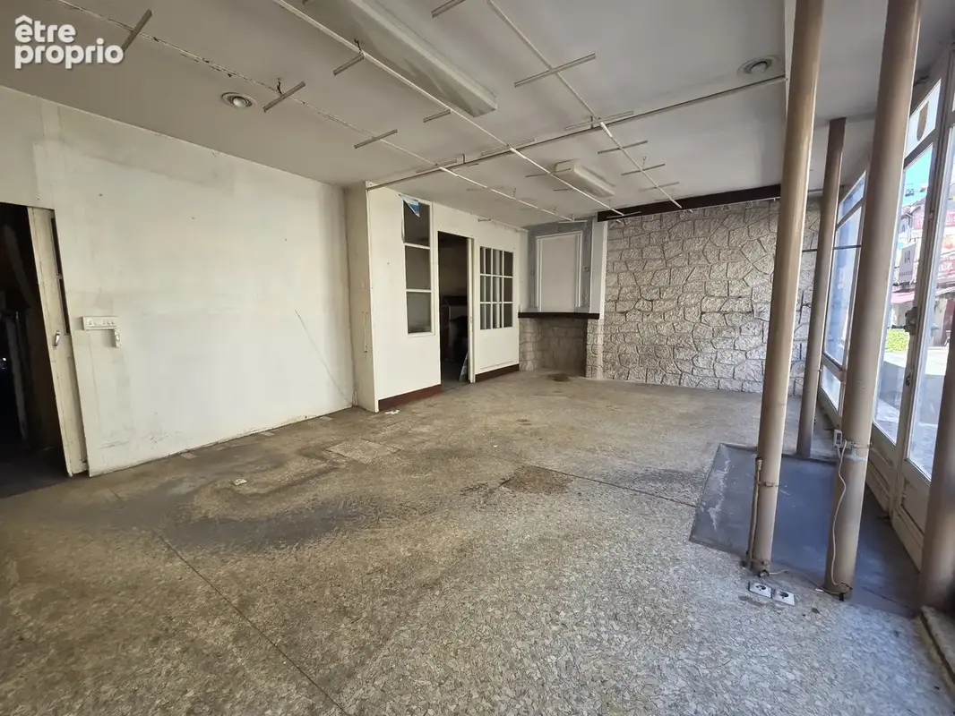 Immeuble de caractère avec potentiel d'aménagement au cœur du village - photo 3