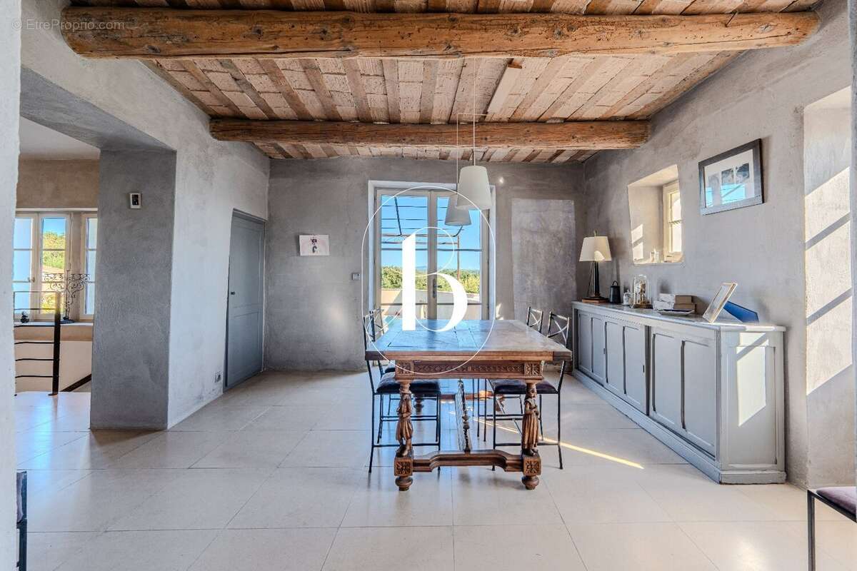 Charmante maison de village entièrement restaurée avec piscine et vue exceptionnelle - photo 12