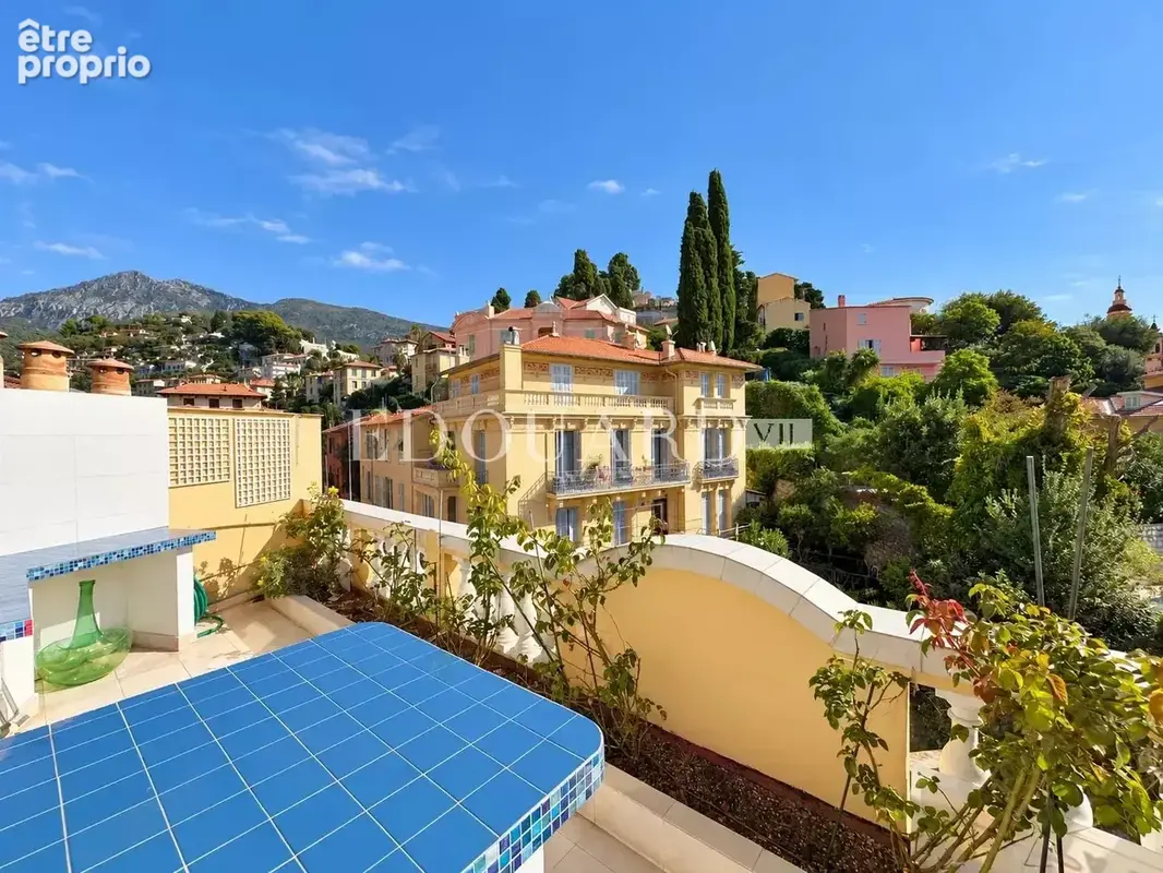 Spacieux deux pièces en bon état avec splendide terrasse et belle vue panoramique jusqu'à la mer - photo 9