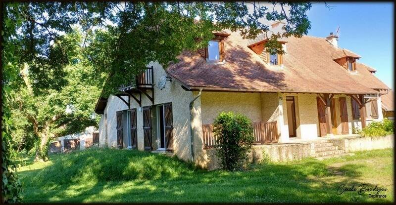 Maison à LEMBEYE