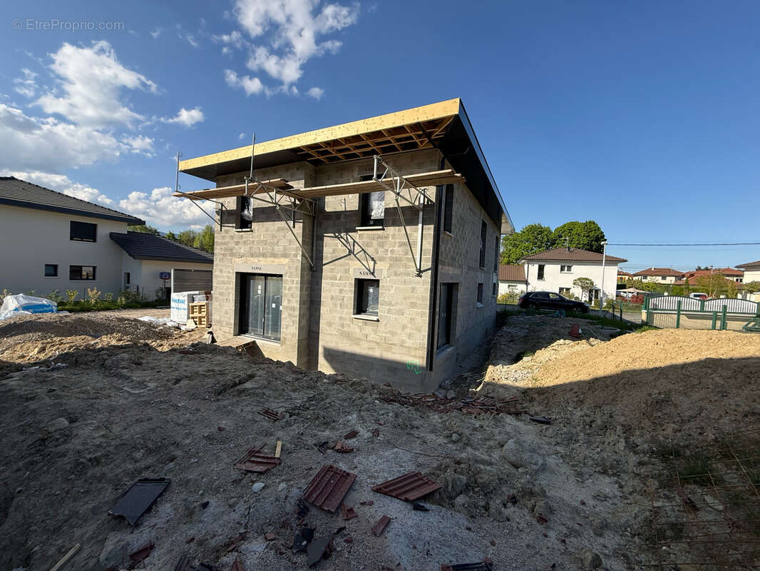 Maison à PREVESSIN-MOENS